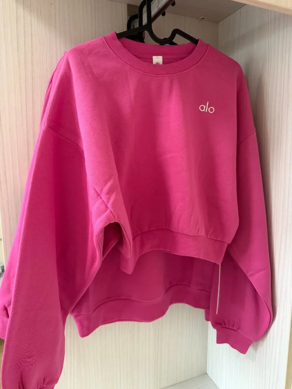 Alo Yoga Accolade Crew Neck Pullover And Short Set Paradise Pink